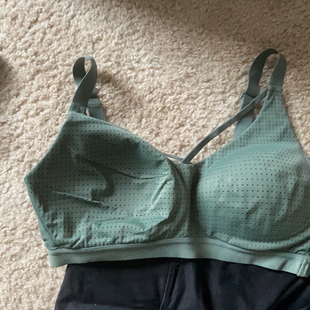 Women’s Victoria secret sports bra and leggings